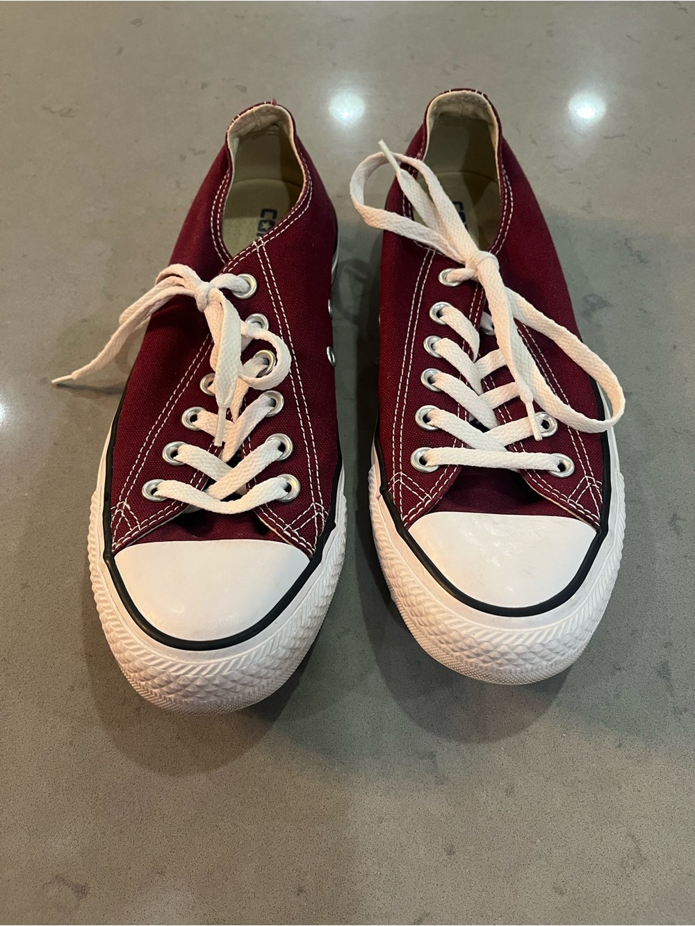 Converse Low-Top Sneakers in Burgundy and White